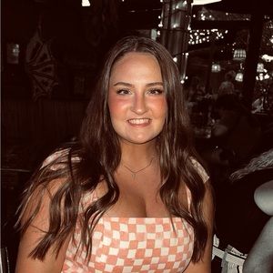 Meet your Posher, Olivia